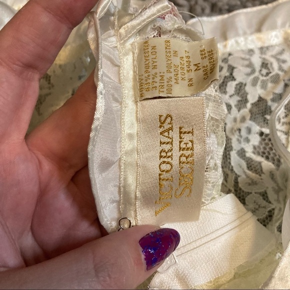 VINTAGE Gold Label VS White Lace Teddy Bodysuit - Picture 12 of 13
